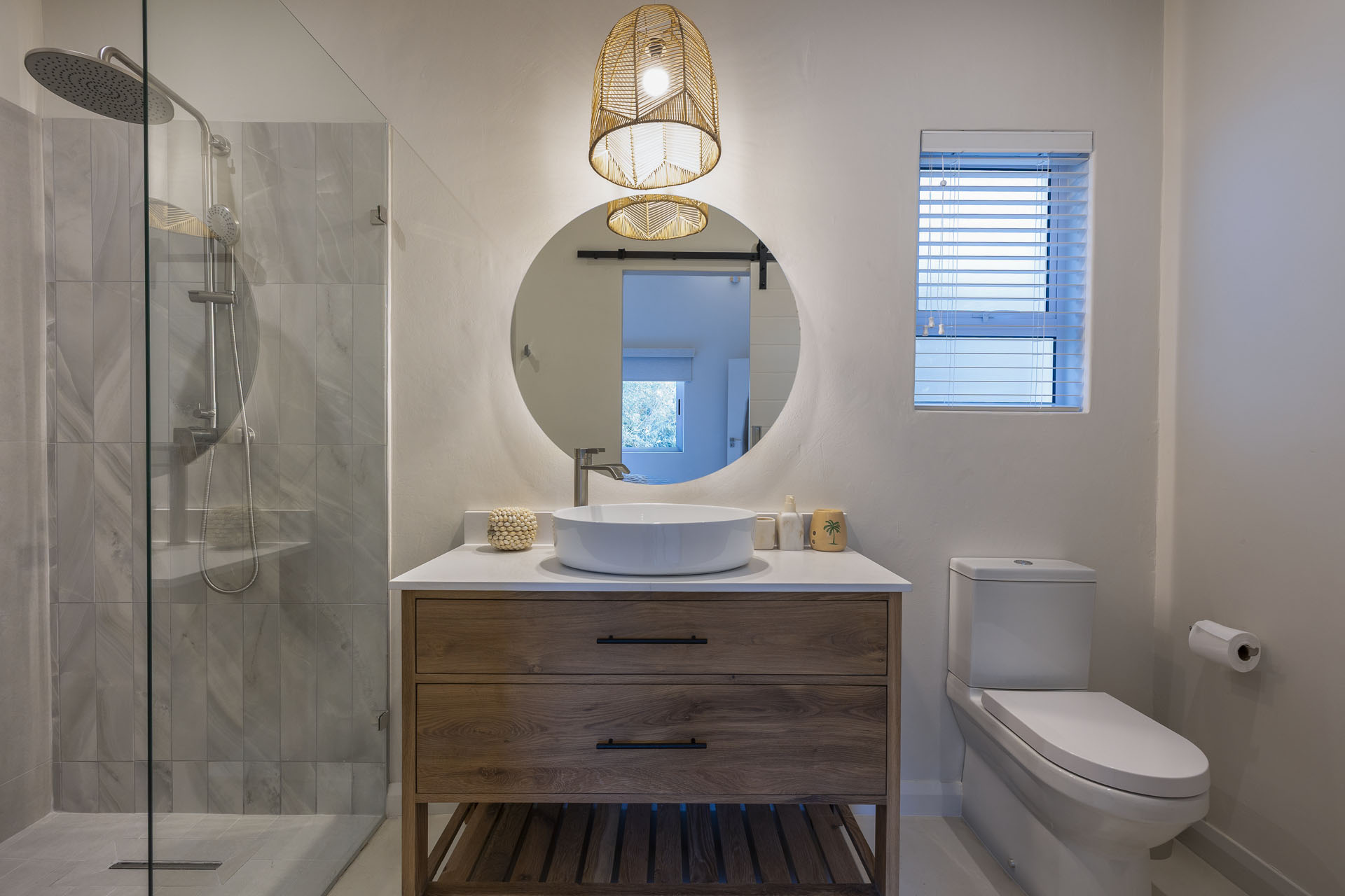 Bathroom with coastal finishes